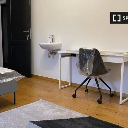 Rent this 5 bed room on Rue de la Station de Woluwe - Stationsstraat van Woluwe 140 in Woluwe-Saint-Lambert - Sint-Lambrechts-Woluwe, Belgium