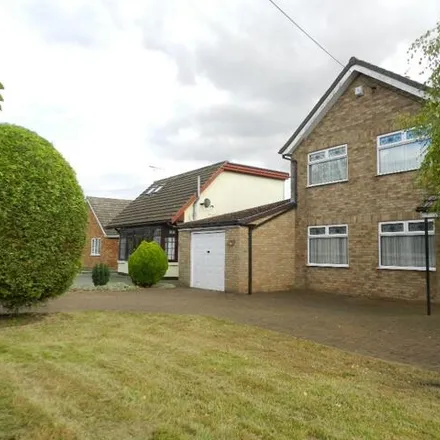 Rent this 4 bed house on Avenue Road in Rushden, NN10 0SW