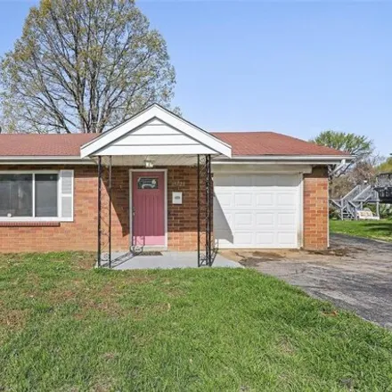 Buy this 2 bed house on 9729 Lilac Drive in Riverview, Saint Louis County