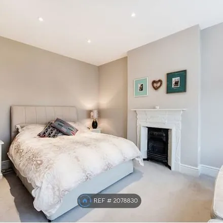 Rent this 4 bed duplex on 12 in 12a Melrose Road, London