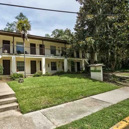 Rent this 1 bed apartment on East Oakland Avenue in Tallahassee, FL 32301