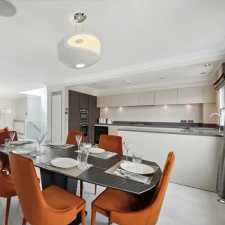 Rent this 3 bed room on 17 Bramerton Street in London, SW3 5JS