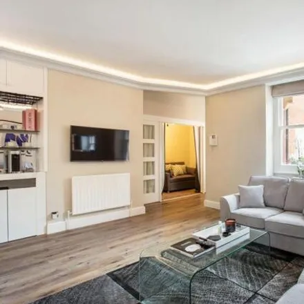 Image 5 - Burnham Court, Moscow Road, London, W2 4SW, United Kingdom - Apartment for rent