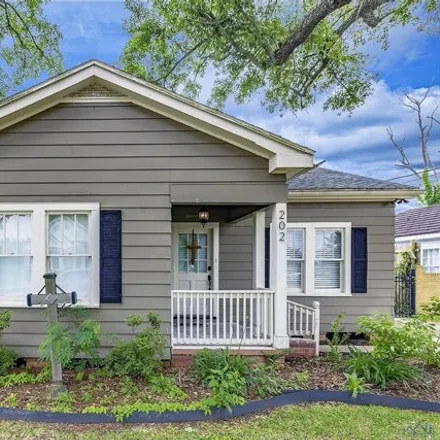 Buy this 3 bed house on 202 Maple Avenue in Houma, LA 70364