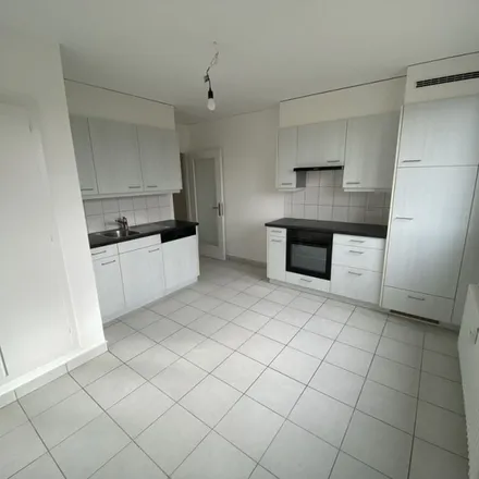 Rent this 3 bed apartment on Rastatterstrasse 17 in 4057 Basel, Switzerland