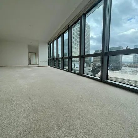 Image 6 - 1 West India Quay, 26 Hertsmere Road, Canary Wharf, London, E14 4AW, United Kingdom - Apartment for rent