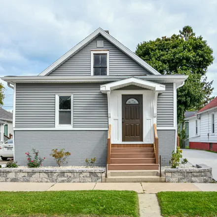 Buy this 3 bed house on 1637 Villa Street in Racine, WI 53403