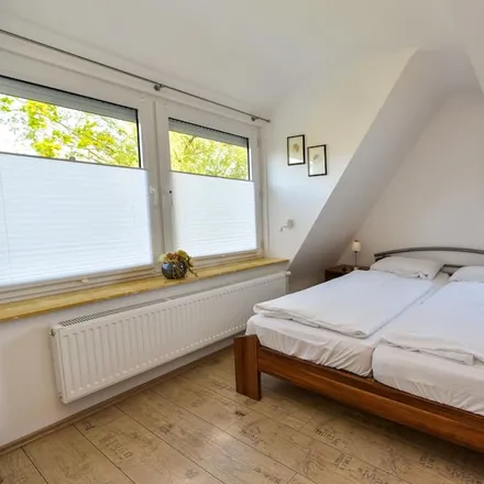 Rent this 3 bed house on Freiwillige Feuerwehr Cuxhaven-Döse in Steinmarner Straße 21, 27476 Cuxhaven