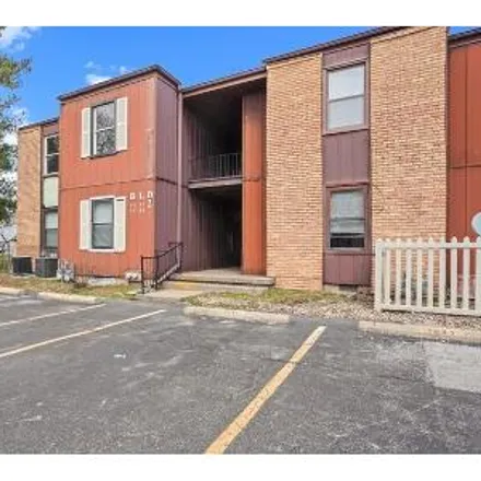 Buy this 2 bed condo on 1028 Larchmont Drive in Springfield, IL 62704