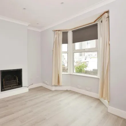 Image 7 - Park End, Bromley Park, London, BR1 4AW, United Kingdom - House for rent