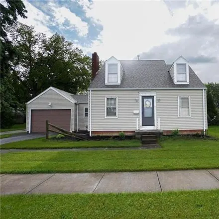 Buy this 3 bed house on 1371 Summit Street in Findlay, OH 45840