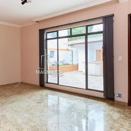 Rent this 5 bed house on Rua Nilo Peçanha 2021 in Bom Retiro, Curitiba - PR