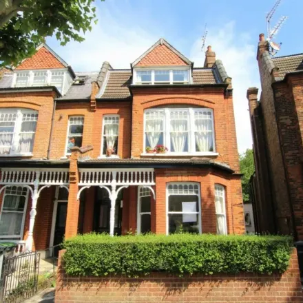 Rent this 1 bed apartment on 19 Kings Avenue in London, N10 1PA