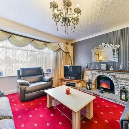 Image 2 - Broomgrove Gardens, South Stanmore, London, HA8 5RN, United Kingdom - Duplex for sale