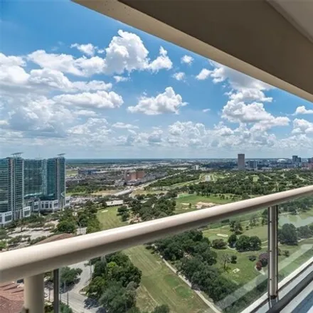 Image 6 - The Parklane, 1701 Hermann Drive, Houston, TX 77004, USA - Condo for sale