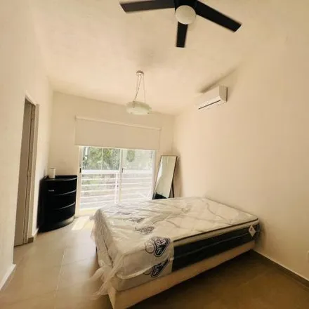 Rent this 3 bed house on Calle Porto Ferrari in Gran Santa Fe I, 77535 Cancún