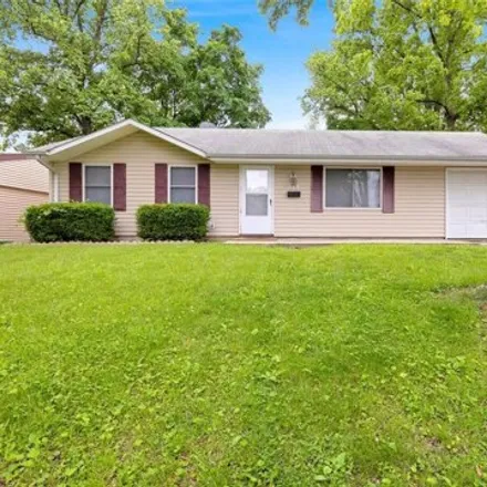 Buy this 3 bed house on 663 West Jefferson Street in Petersburg, O'Fallon