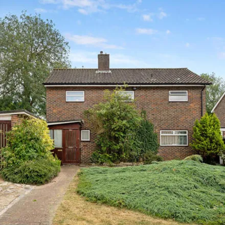 Buy this 3 bed house on Broomfield in Harlow, CM20 2JY