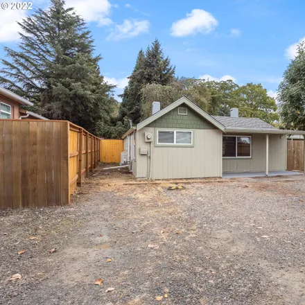 Buy this 2 bed house on 1385 Taney Street in Eugene, OR 97402