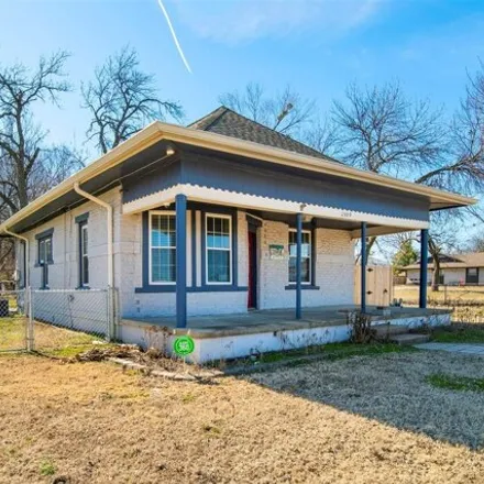 Buy this 3 bed house on 1325 West Lillian Street in Claremore, OK 74017