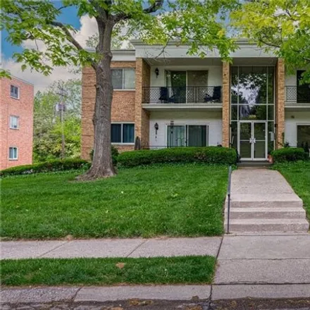 Rent this 2 bed condo on 3207 Southdale Drive in Berkley Heights, Kettering