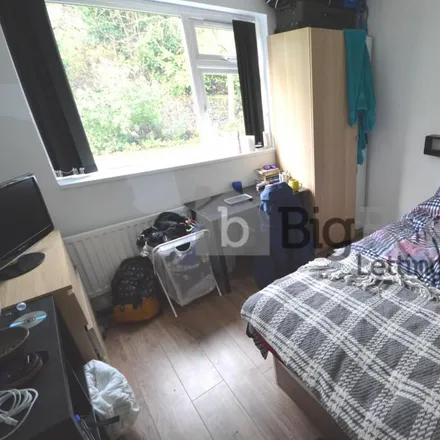 Image 5 - The Poplars, Leeds, LS6 2AT, United Kingdom - Townhouse for rent