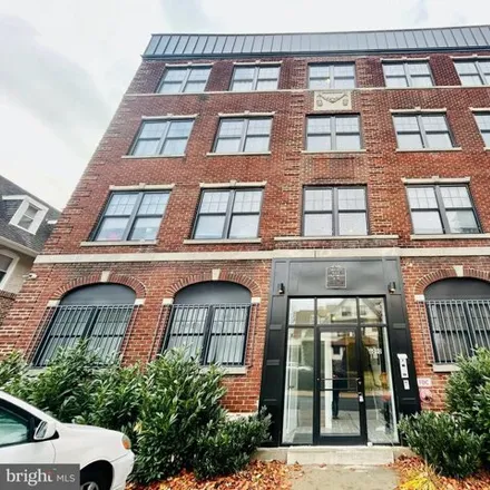 Rent this 3 bed apartment on 6090 Drexel Rd Unit 6 in Philadelphia, Pennsylvania