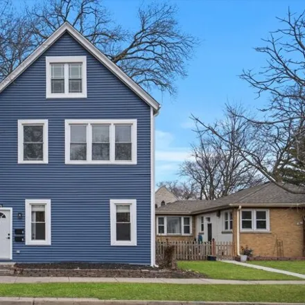 Rent this 1 bed house on 1429 Oakton Street in Evanston, IL 60202