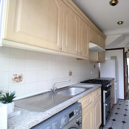 Rent this 3 bed duplex on 41 Drew Gardens in London, UB6 7QF