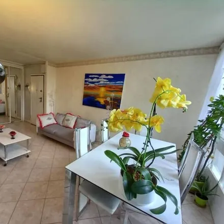 Rent this 3 bed apartment on Meudon in Hauts-de-Seine, France