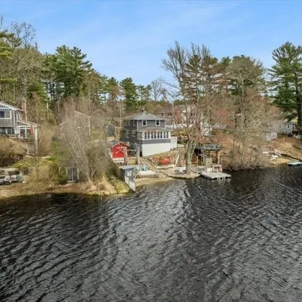 Image 3 - 15 Lake View Terrace, Middleborough, MA, USA - House for sale