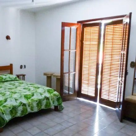 Rent this 4 bed house on Avenida Brazil Tâmega in Malota, Jundiaí - SP