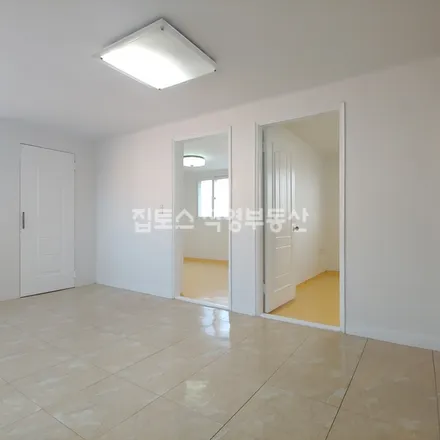 Rent this 3 bed apartment on 서울특별시 관악구 신림동 379-6