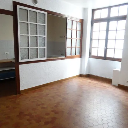 Rent this 2 bed apartment on 21 Rue Cochard in 69560 Sainte-Colombe, France