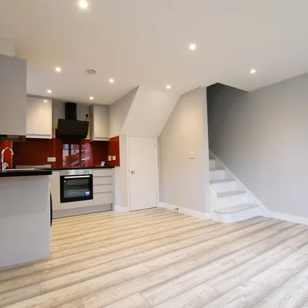 Rent this 1 bed townhouse on Asquith Close in Goodmayes, London