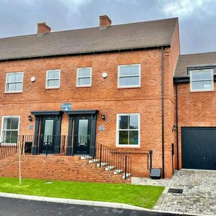 Buy this 3 bed townhouse on Bonehill Road in Tamworth, B78 3HE