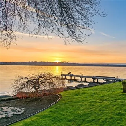 Rent this 3 bed house on 295 Lake Avenue West in Kirkland, WA 98033