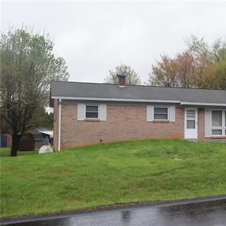 Rent this 3 bed house on 1974 Walt Arney Road in Lenoir, NC 28645