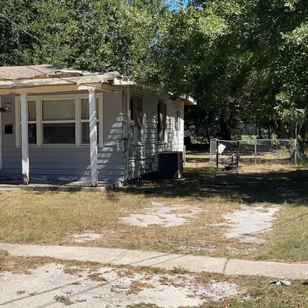 Buy this 2 bed house on 1916 18th Avenue in Gulfport, MS 39501