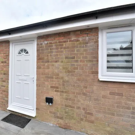 Rent this studio apartment on 15 The Croft in Swanley, BR8 7HU