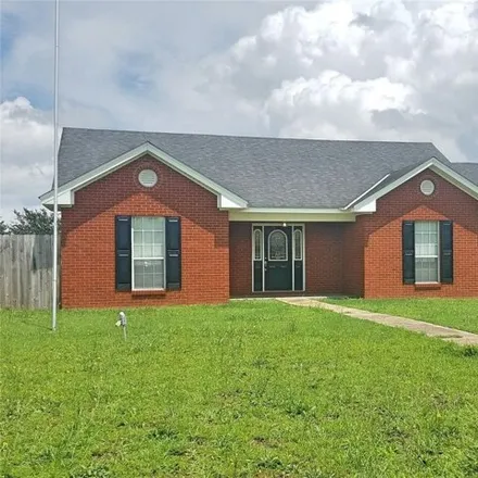 Rent this 3 bed house on 166 Scarlet Oak Dr in Deatsville, Alabama