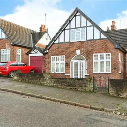 Buy this 3 bed house on 11 Sunnycroft Road in Leicester, LE3 6FU