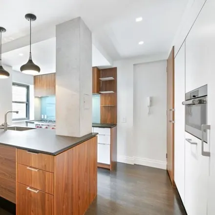 Image 3 - 60 East 96th Street, New York, NY 10128, USA - Apartment for sale