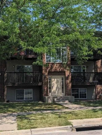 Buy this 2 bed condo on 84 W Side Dr in Iowa City, Iowa