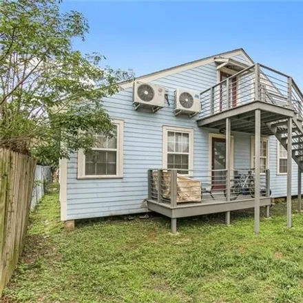 Image 4 - 8519 Hickory Street, New Orleans, LA 70118, USA - House for sale