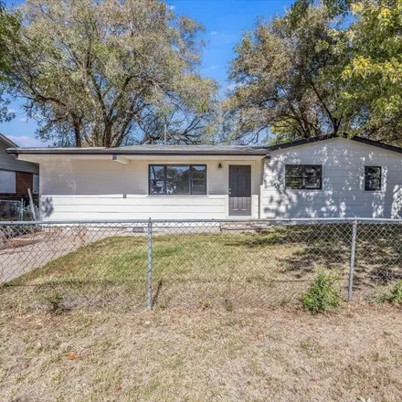 Buy this 3 bed house on 2298 South Elizabeth Avenue in Wichita, KS 67213