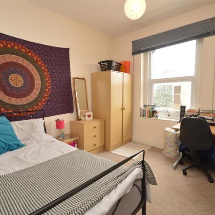 Rent this 5 bed apartment on 113 Chesterfield Road in Bristol, BS6 5DB