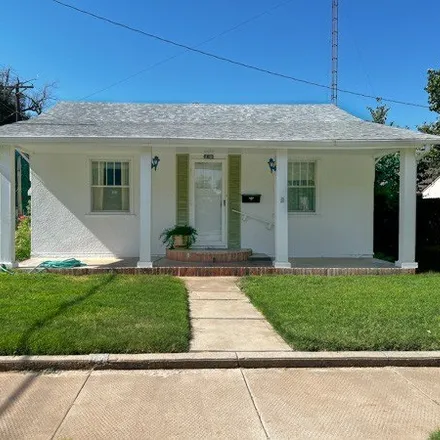 Buy this 3 bed house on 256 East 9th Street in Dalhart, TX 79022