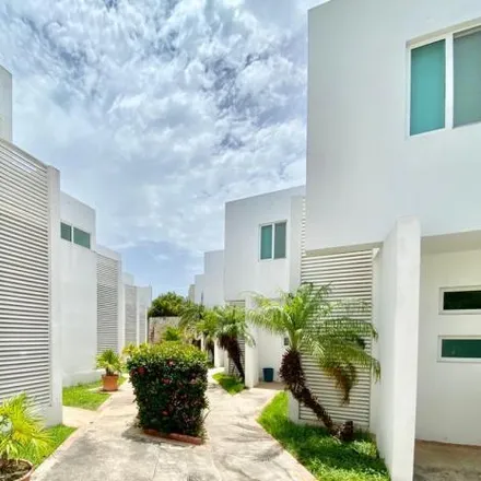 Rent this 2 bed house on Avenida Cámara de Comercio in 97117 Mérida, YUC