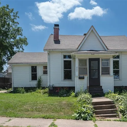 Buy this 3 bed house on 501 19th Street Northeast in Cedar Rapids, IA 52402